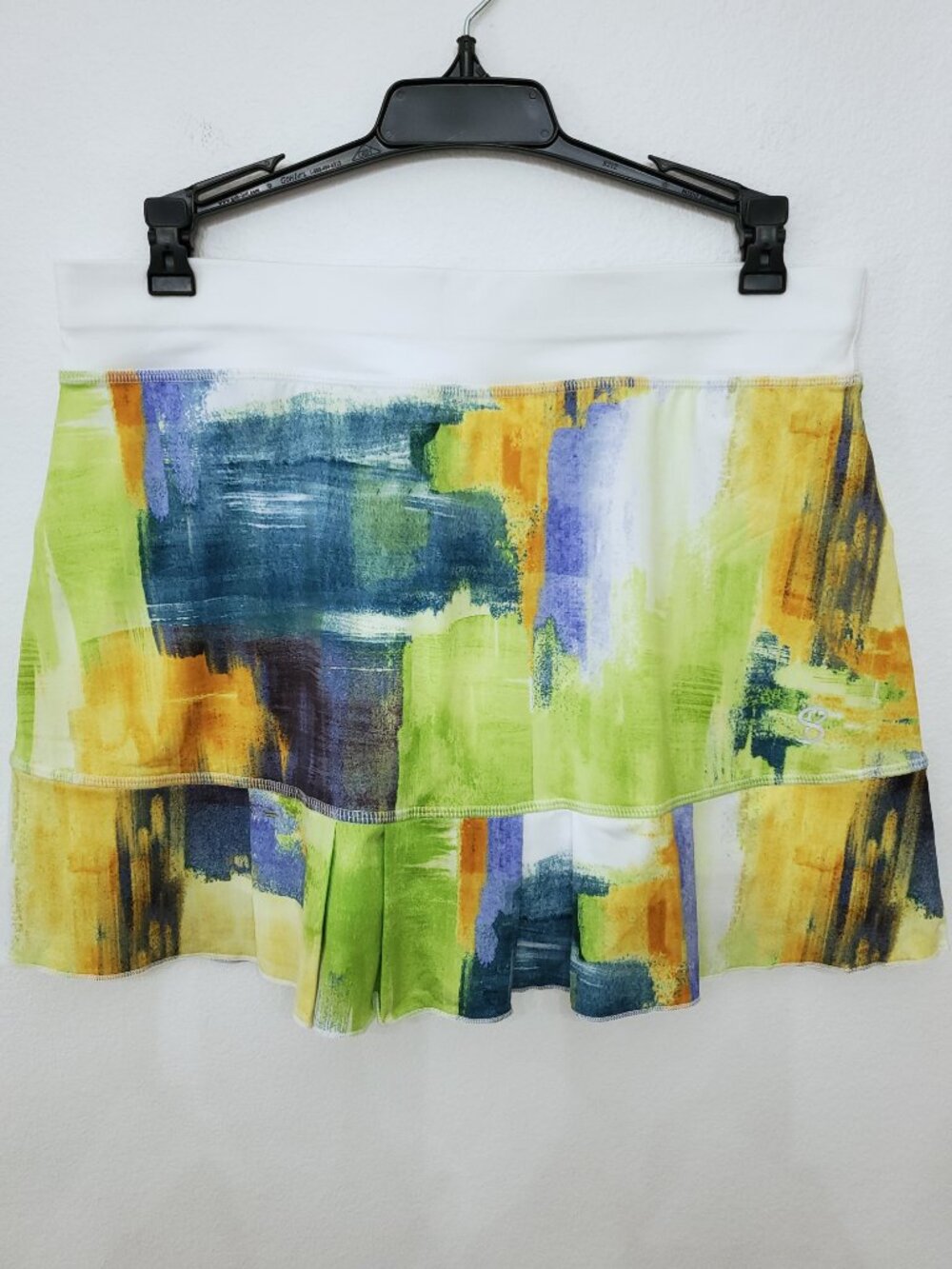 Sofibella Women’s Abstract Tennis Golf Pickleball Ruffle Skirt Size Medium